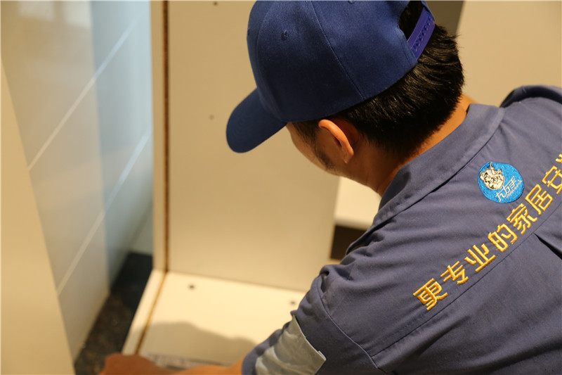 定制衣柜安裝最全攻略，趕快學(xué)起來(lái)
