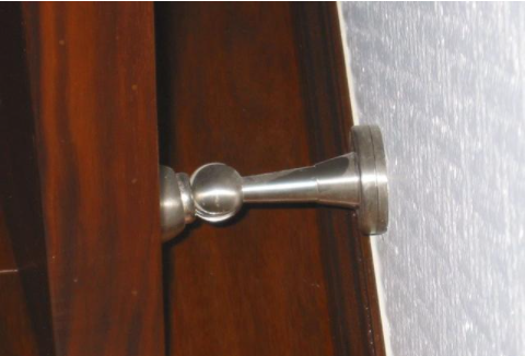 【電磁門(mén)吸器】木門(mén)門(mén)吸怎么安裝？安裝在什么位置好？